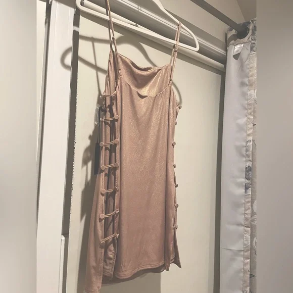 NWT h:ours x REVOLVE - M - Picture 6 of 6